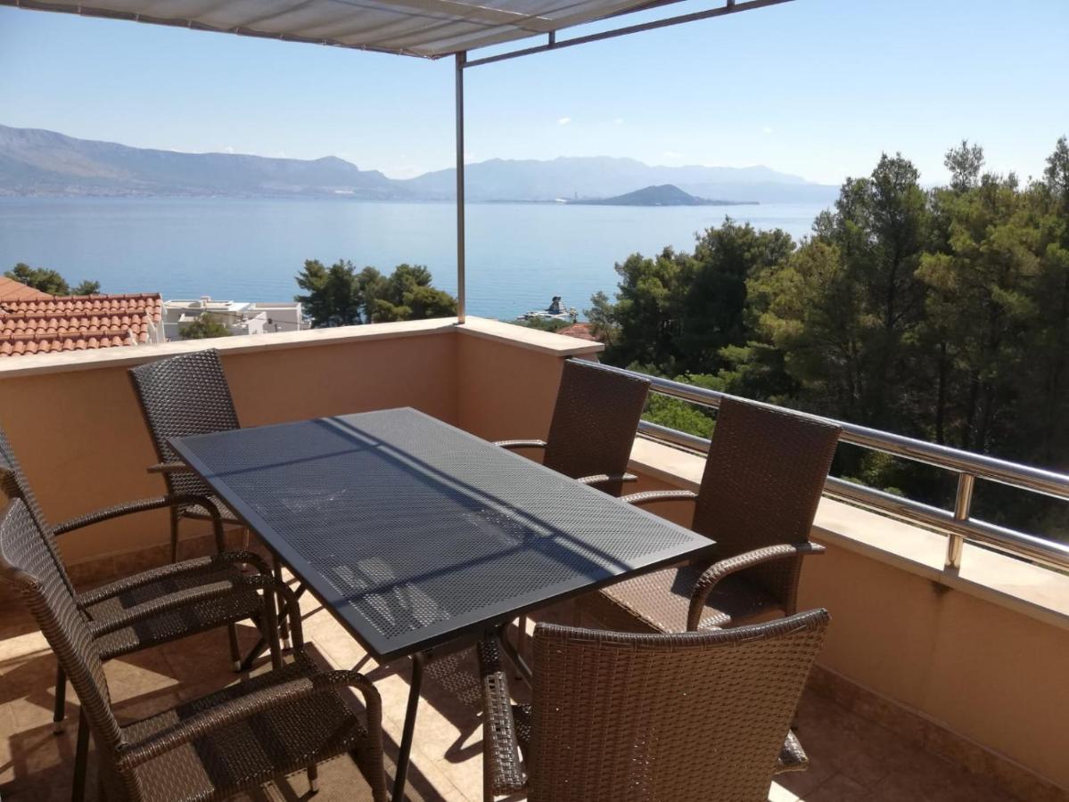 Panorama With Seasonal Pool Appartement Slatine